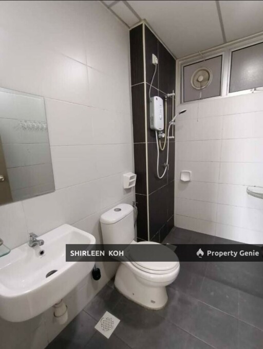 Female room for rent at Larkin Heights @ Larkin Idaman