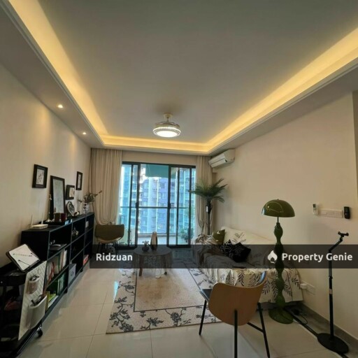 R&F Condo - Direct Link to ICQ and shopping mall facility