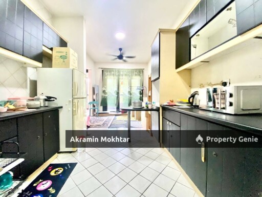Corner Unit & 2 Parking | Armanee Condominium Damansara Damai, Petaling Jaya