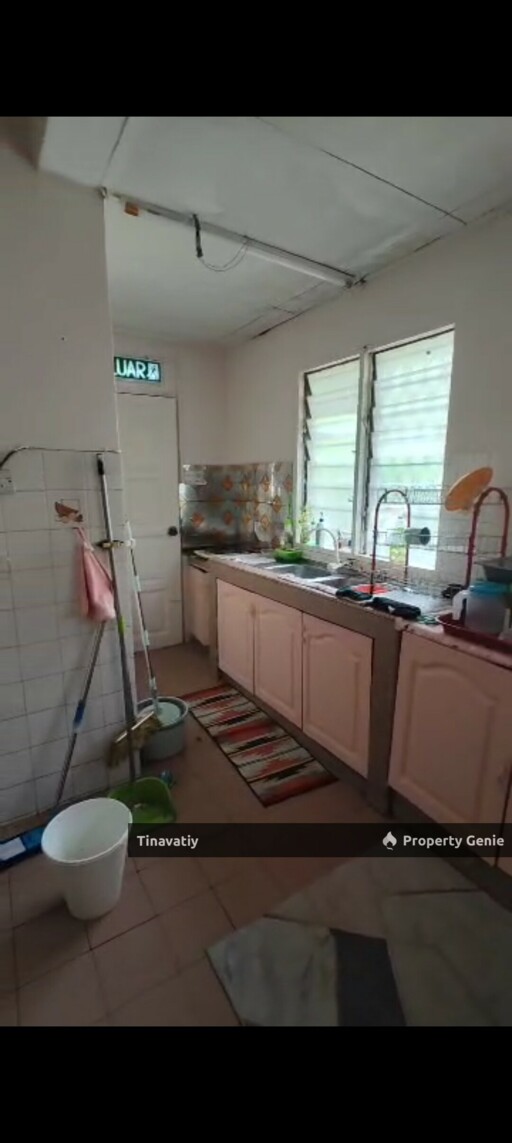 Bandar Sunway Subang Jaya Big Conner Lot Double Storey House in Strategically Bustling Commercial Area.