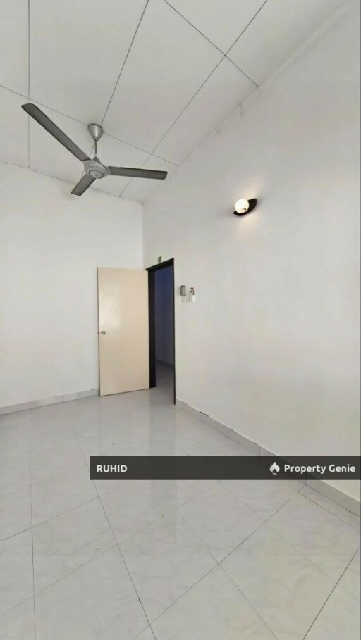 Freehold Seri Austin Single Storey Terrace House 3R2B