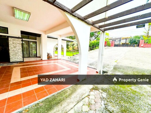 Seksyen 11, Shah Alam | Bungalow 6+1 Bedrooms | RM1.8M - Bungalow with Split Level & Huge Land