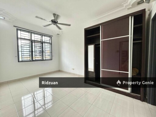 Kipark Apartment 3R2B for sale