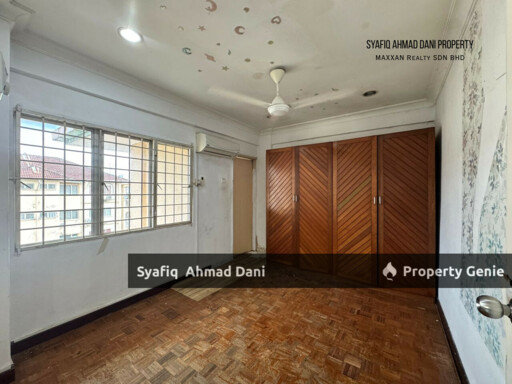 Kenaria Condominium Kajang Facing Pool with Carpark