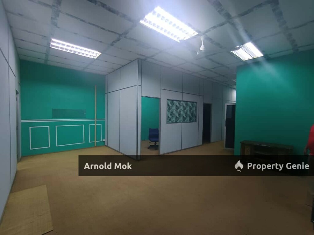 🏢 FOR RENT – OFFICE SPACES @ BANDAR BARU SERI ALAM 📍 Facing Main Road | Jalan Suria, Masai