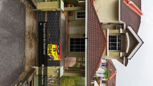 2 Storey Terrace House, Endlot Property with Extra Land