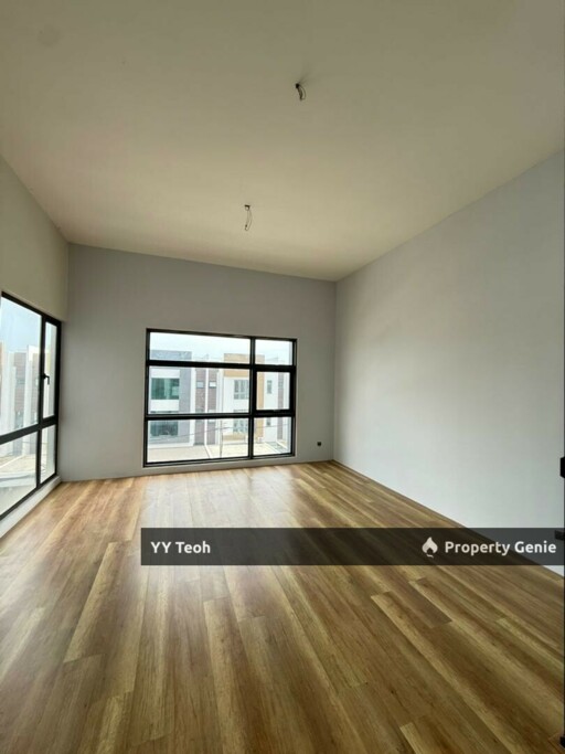 8 Residence Padang Temu 2.5 Storey Superlink