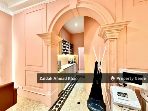 SEKSYEN 7 SHAH ALAM SHOPLOT 3  STOREY FOR SALE JALAN PLUMBUM SEKSYEN 7 SHAH ALAM TENANTED AT 12.8K