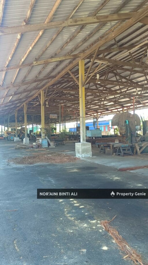 Sawmill with license for sale in Gambang.Freehold land