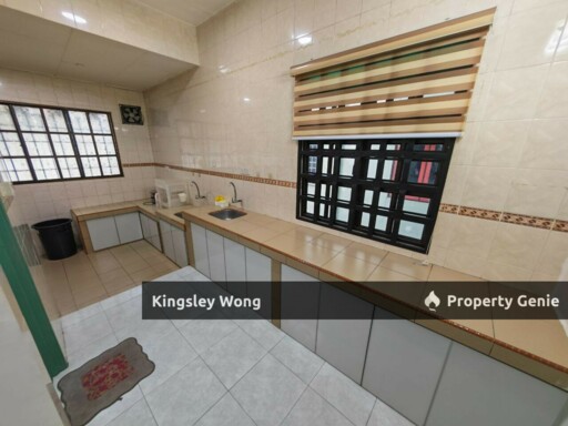 Taman Desa Aman Lahat Pengkalan 6 rooms unit Endlot Near Mall Schools