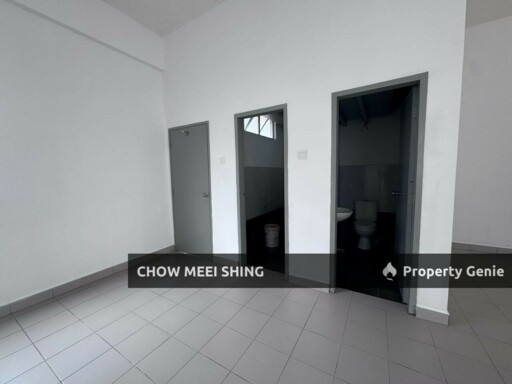 Endlot Bandar Uda Utama Shop Facing main road