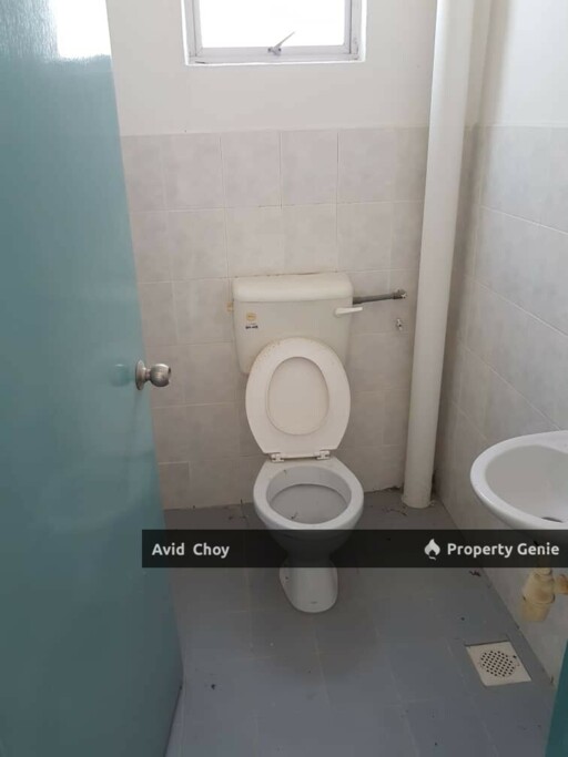 Jalan Baiduri 8, Pulau Melaka, Shop Office for Sale Rm129,000