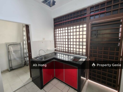 Nusa Sentral / Double Storey / 4bedroom / Partially Furnished