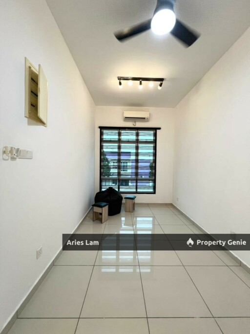 Corner Lot @ Kempas Utama / Double Storey Cluster House / Near Setia Tropika