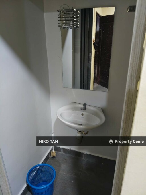 Room For Rent Single Room Jalan Hijau, Taman Pelangi