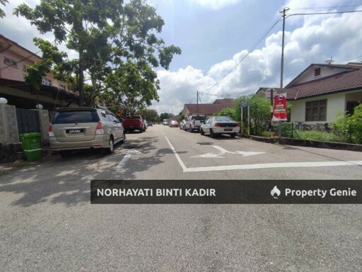 RUMAH TERES CORNER LOT UNTUK DIJUAL Indera Mahkota 14, Kuantan.
