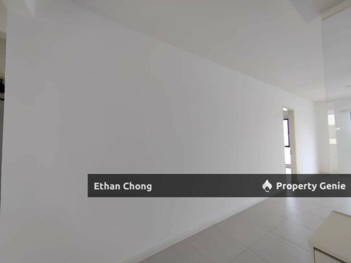 Nova Saujana Partial Furnished Unit For Rent