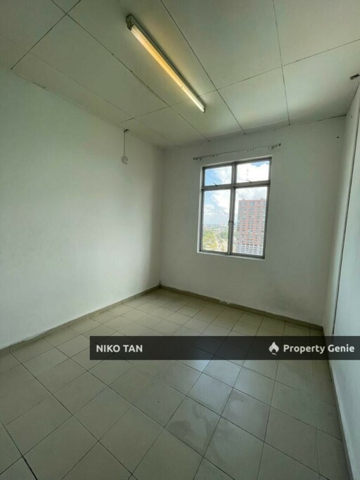 [RENOVATED]Lake View Suites Apartment For Sale