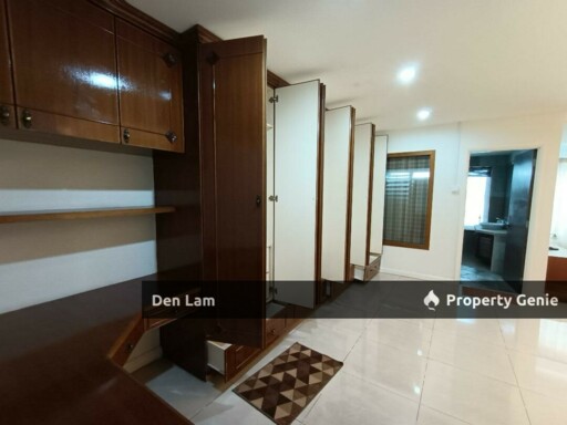 Bangsar Baru KL 3sty House For Sale !!