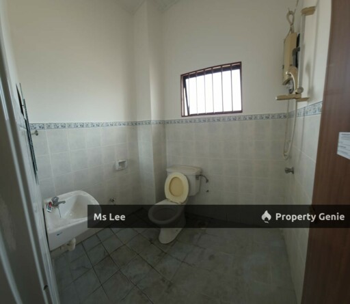 2 storey house-Bandar Puteri Klang @ Port Klang-Sale below bank value Rm151k