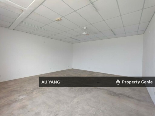 1.5 Storey Light Industrial Factory For Rent Batu Kawan Bandar Cassia 轻工业厂房出租