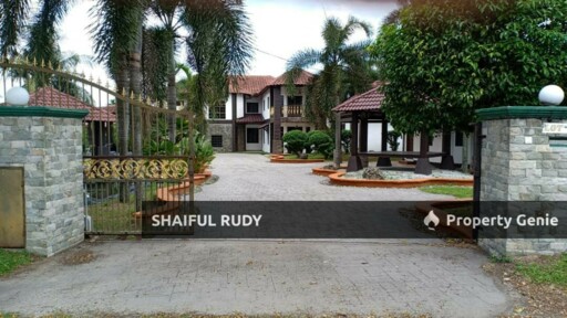 Bungalow with Private Pool @ Paya Jaras