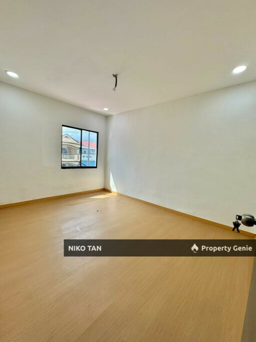 Jalan Duku Double Storey with Fully Renovated, Kota Masai For Sale