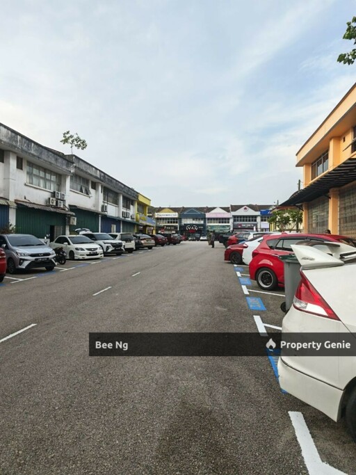 Taman Universiti / 2 Storey Shop Lot