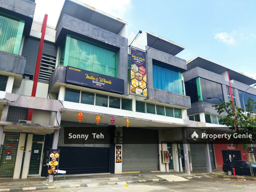 Elite 33 Signature Business Park face KESAS Highway