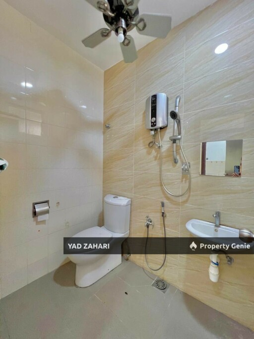 Kemuning Residence, Shah Alam | Bungalow 6 Bedrooms | RM1.35M - Partly Furnished and Nearby Surau