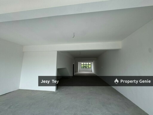 First Floor Shop at Bandar Cemerlang for Rent