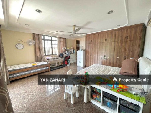 Seksyen 2, Shah Alam | Bungalow 7+1 Rooms | RM2.2M - Spacious Car Porch, with Private Pool & Nearby Masjid and UITM Shah Alam