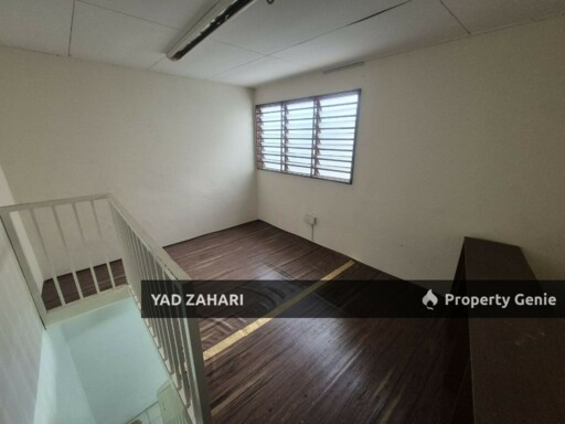 Jalan Kebun, Shah Alam | 1-Storey Terrace 4 Bedrooms | RM410K - Renovated and Nearby School