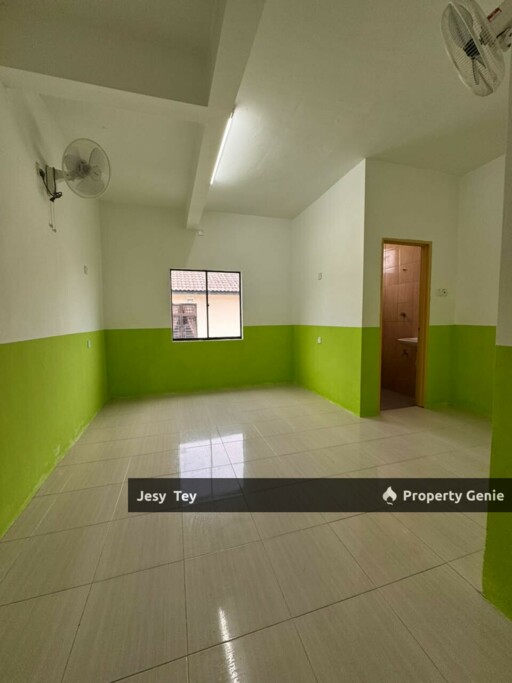 Desa Cemerlang (2 Storey Terrace House For Sale)