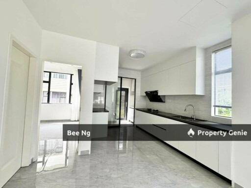 Taman Damansara Aliff @ Tampoi End Lot  storey terrace