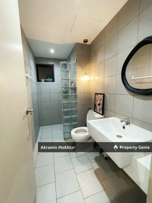 Fully Renovated, Fully Furnished & 2 Parking | Lake Haven Residence, Taman Putra Perdana, Puchong