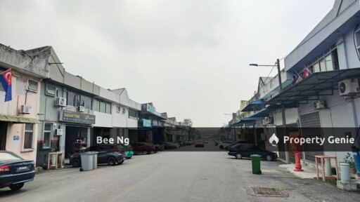Taman Universiti / 1.5 Storey Terrace Factory