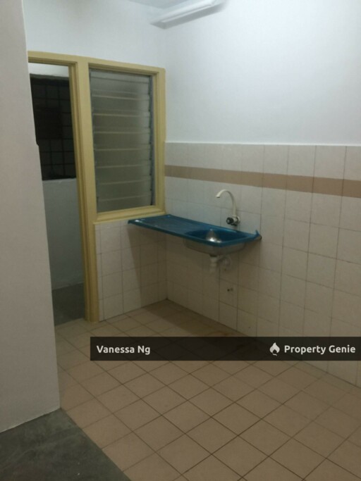 Flora Damansara Flat