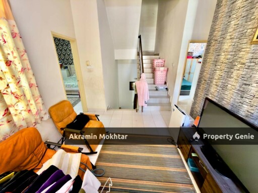 END LOT 3 Storey Terrace De Puncak Ukay, Taman Ukay Perdana, Ampang Selangor .