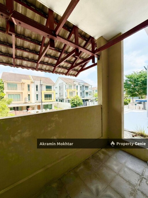 Freehold & Fully Renovated | 3 Storey Semi-D Taman Saujana Suria Kajang