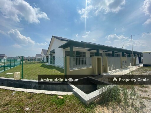 Salak Tinggi Rumah Baru Taman Desa Karisma