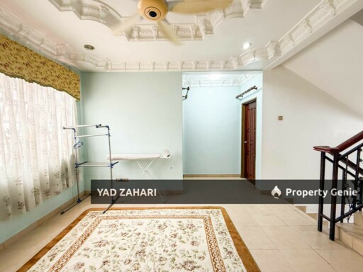 D'Kayangan, Seksyen 30, Shah Alam | 2.5 Storey Semi D Cluster 6 Bedrooms | RM1.39M - Fully Reno, Gated Guarded and Extended Front Side