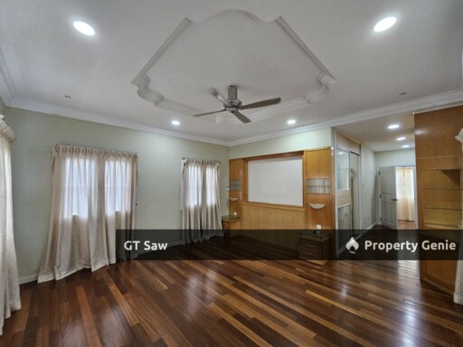Peaceful 2.5 Storey Bungalow Bangi Golf Resort For Rent