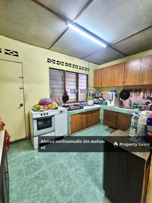 Fully Renovated Teres 2 Tingkat  Jalan Rotan Semut Seksyen 18 Shah Alam