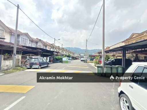 Townhouse (upper unit) Taman Lagenda Suria, Hulu Langat