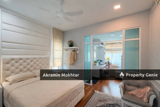 Freehold, Renovated & Partially Furnished | Double Storey Bungalow Saujana Villa, Kajang