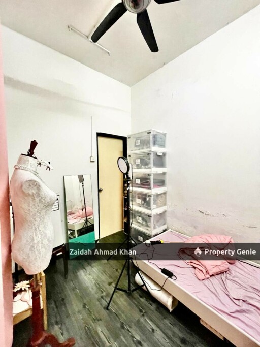 SEKSYEN 7 SHAH ALAM SHOPLOT 3  STOREY FOR SALE JALAN PLUMBUM SEKSYEN 7 SHAH ALAM TENANTED AT 12.8K