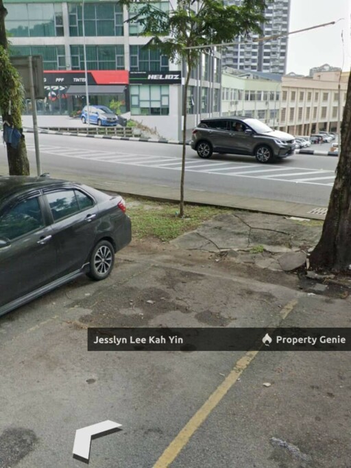 taman pertama