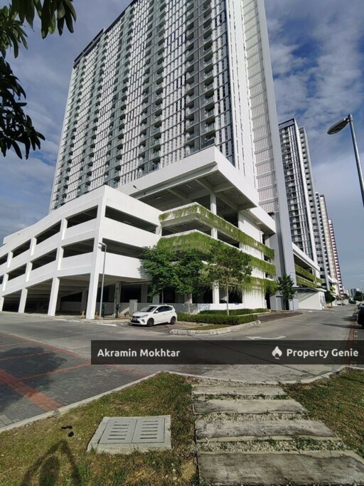 Freehold, Level 1 & 2 Parking | Lakefront Homes Condominium Cyberjaya