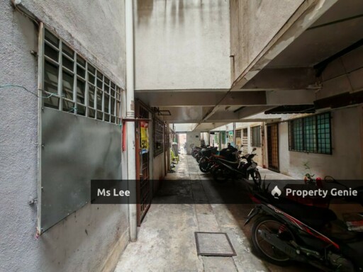 Pangsapuri Bandar Bukit Tinggi 2-Klang-Blok D Ground floor-Ready Now